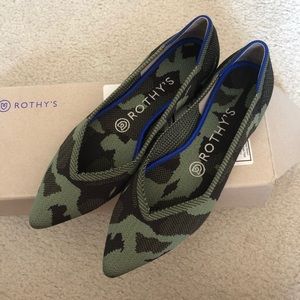 Rothy’s size 7 Green Camo Pointy Toed Shoes